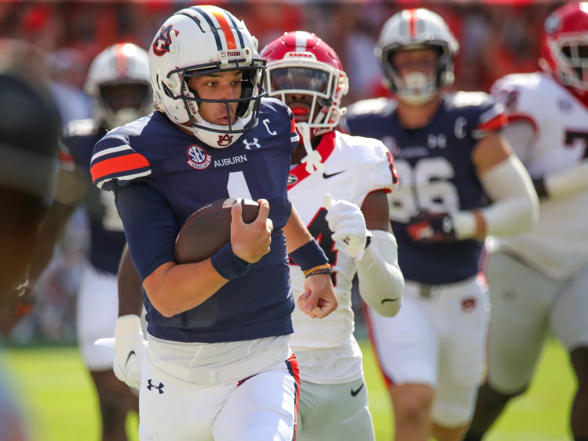 Auburn football players settle the great Thanksgiving food debates