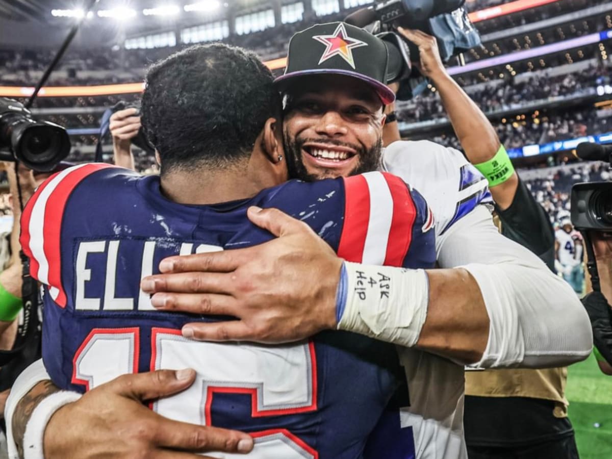 Dak Prescott honors Emmitt Smith with postgame shirt after win