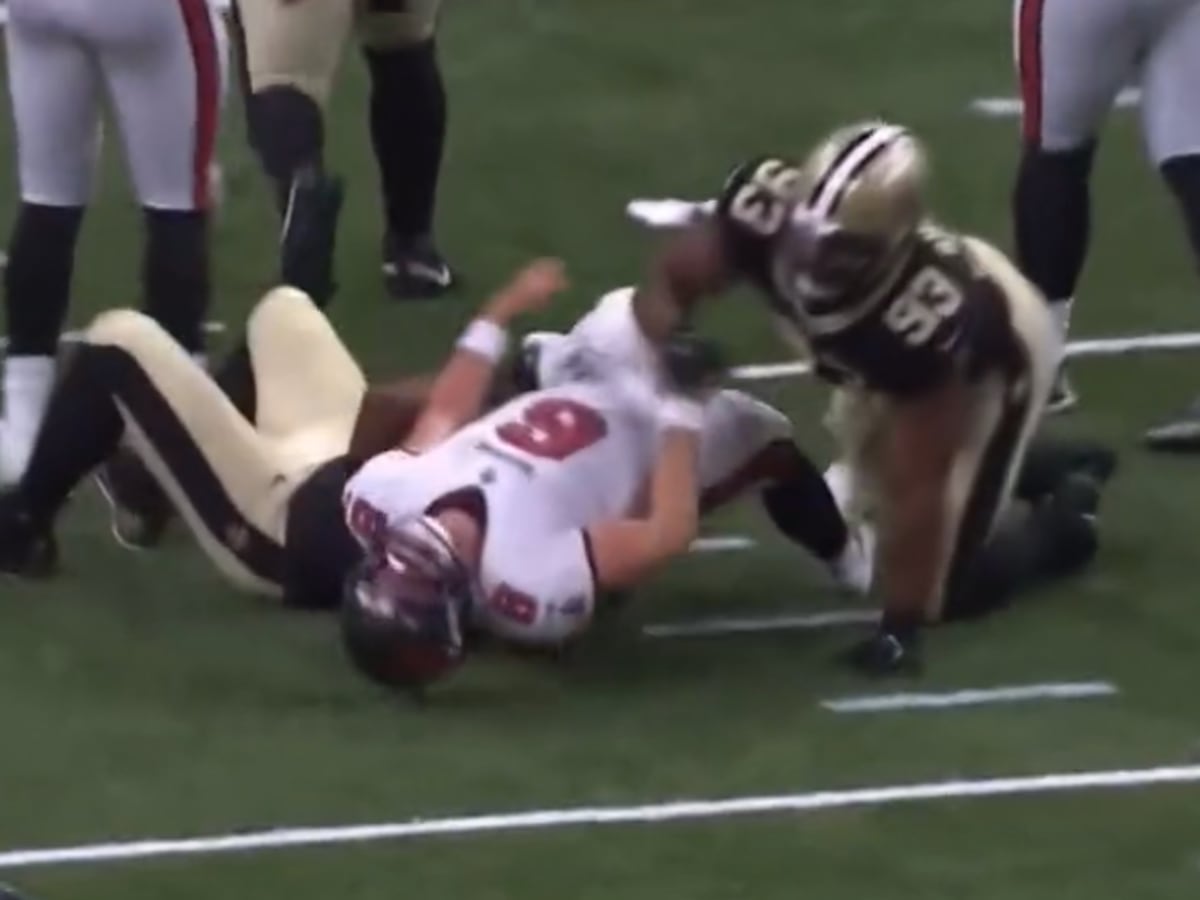 Baker Mayfield narrowly avoids injury, uses legs to survive Saints