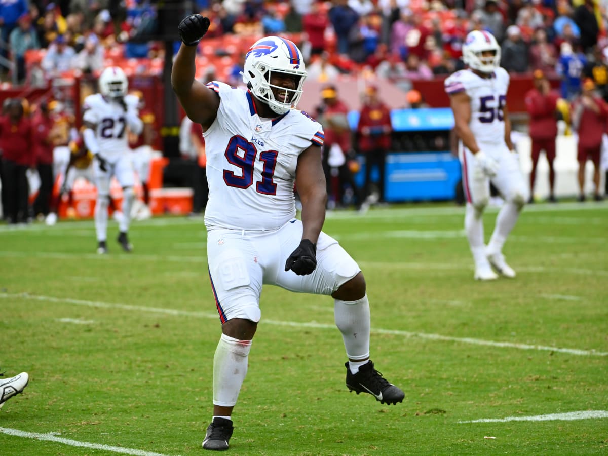 Buffalo Bills defensive tackle Ed Oliver (91) before playing