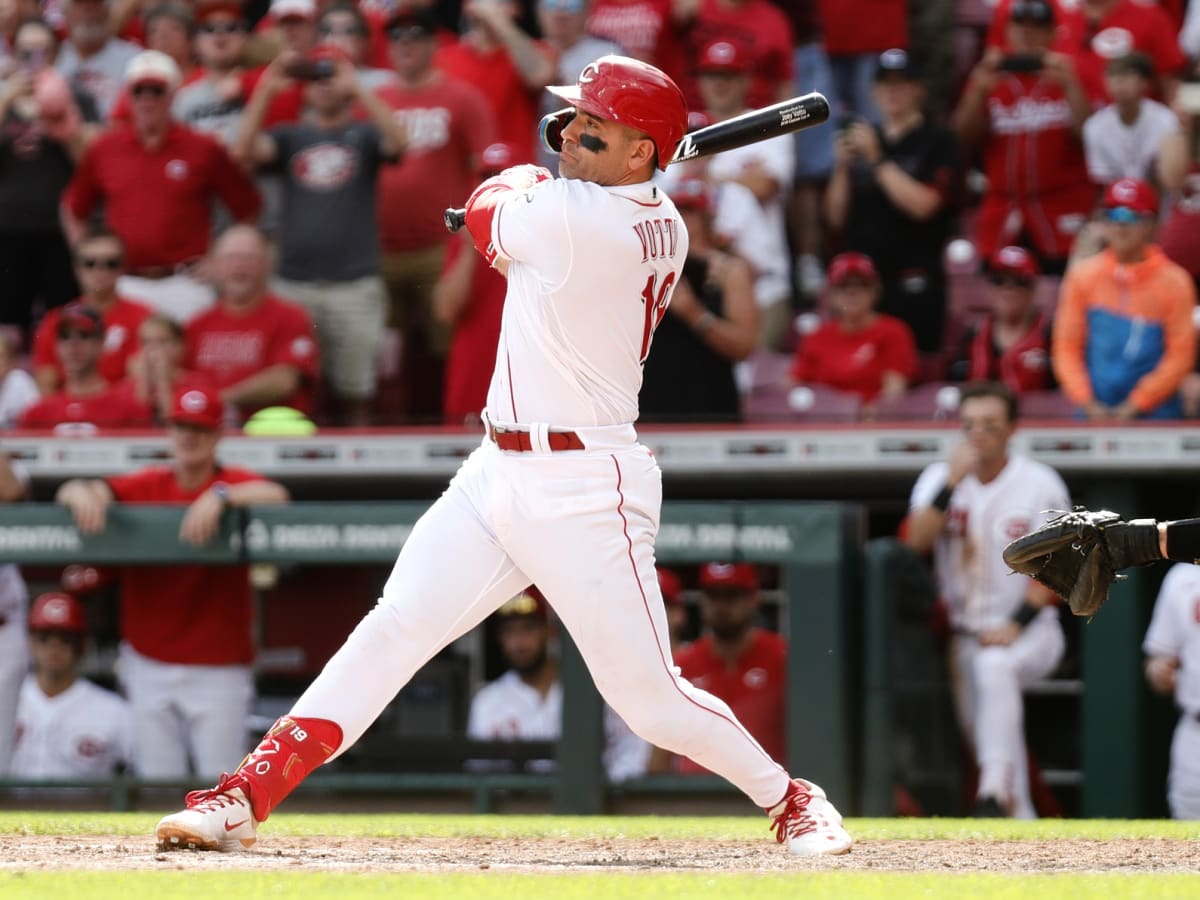 Joey Votto's Future Uncertain as Reds Fight for NL Wild Card Spot –