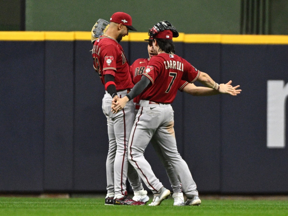 Arizona Diamondbacks Rookie Sensation Corbin Carroll Hit By Pitch, Leaves  Game - Fastball