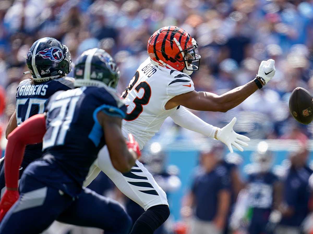 Cincinnati Bengals wide receiver Tyler Boyd (83) runs off the field after  warming up before an