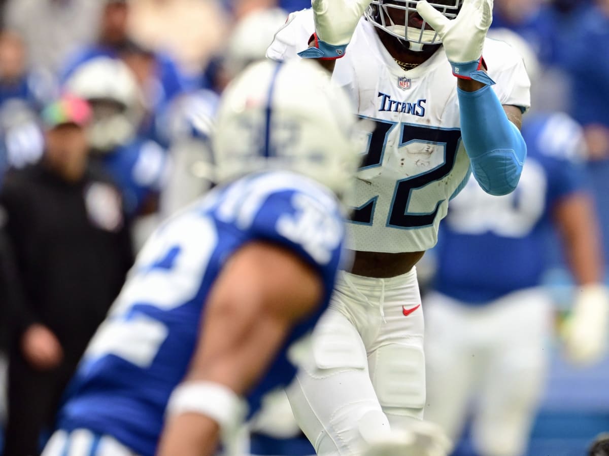 Tennessee Titans cornerback Tre Avery (30) take a break during their game  against the Indianapolis Colts Sunday, Oct. 23, 2022, in Nashville, Tenn.  (AP Photo/Wade Payne Stock Photo - Alamy