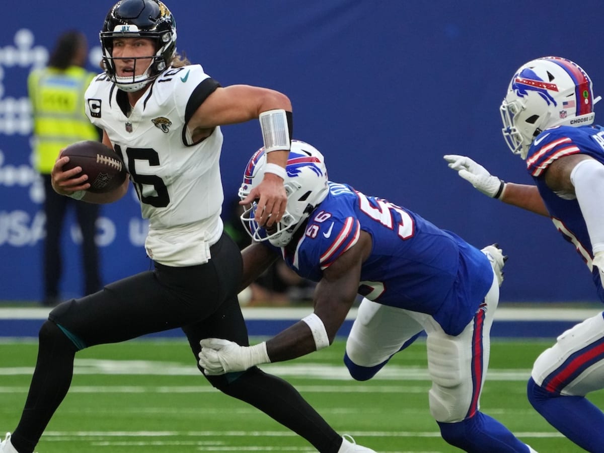 Rubber turf pellets take over field at Steelers-Bills game