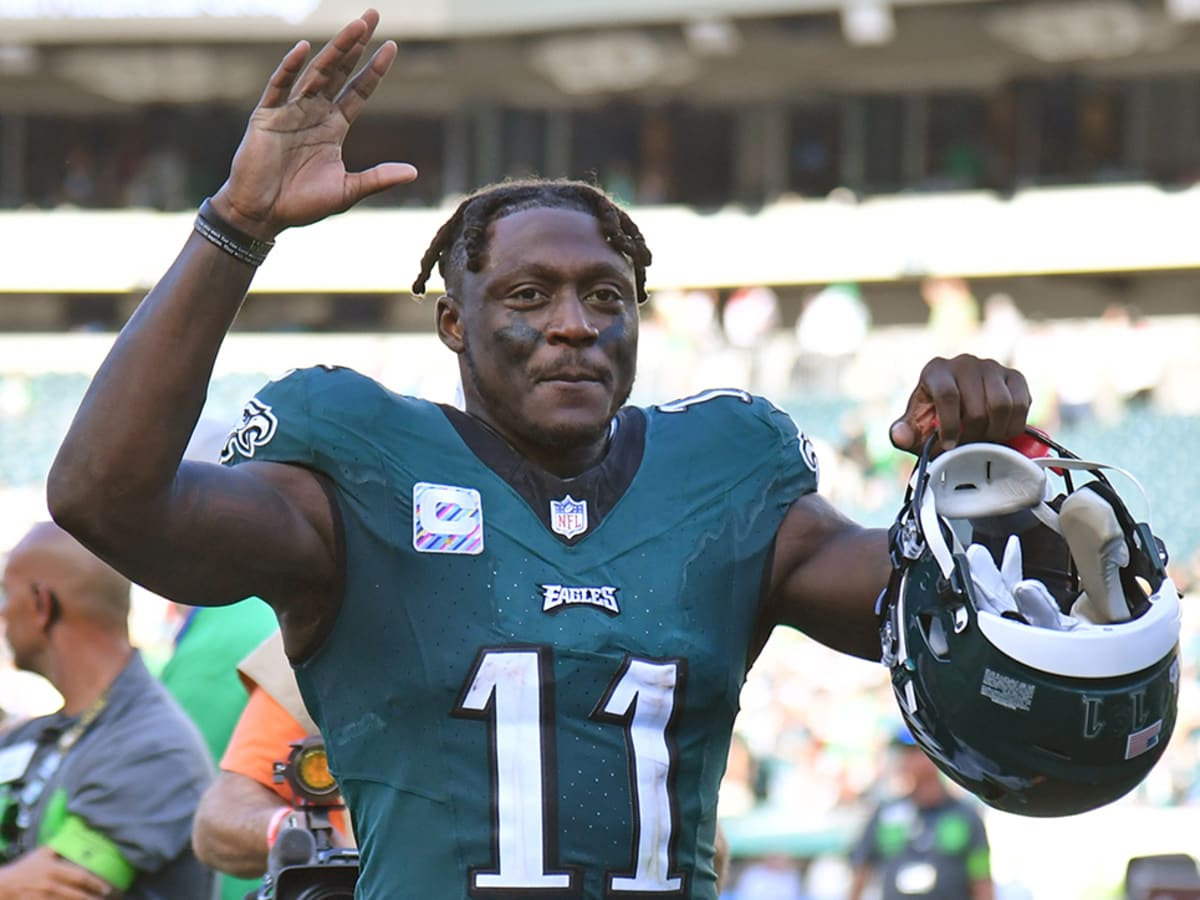 AJ Brown Has Eagles Fans Going Wild Amid Monster Game Vs. Steelers