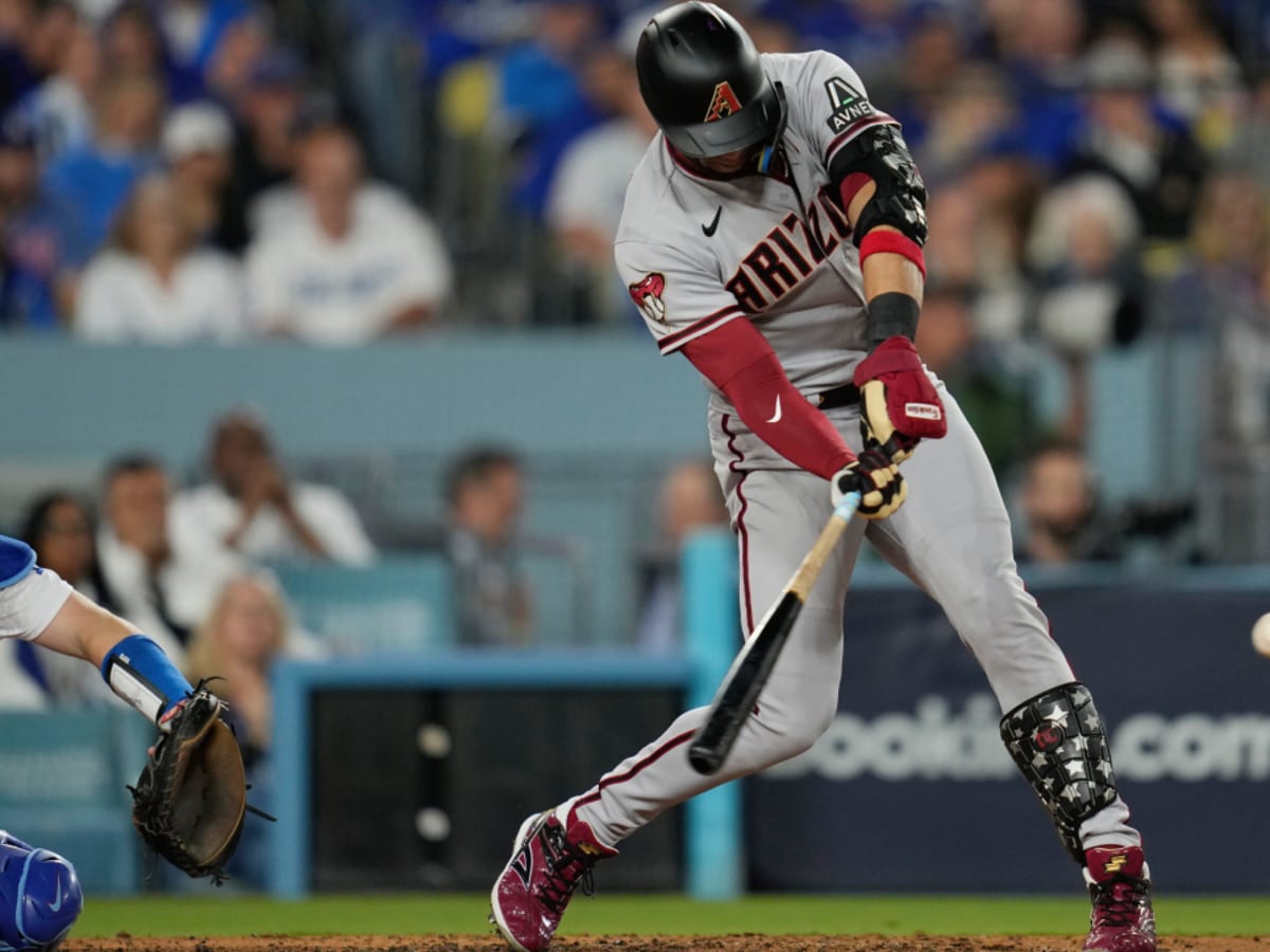 Diamondbacks score twice after error to beat Dodgers 3-1