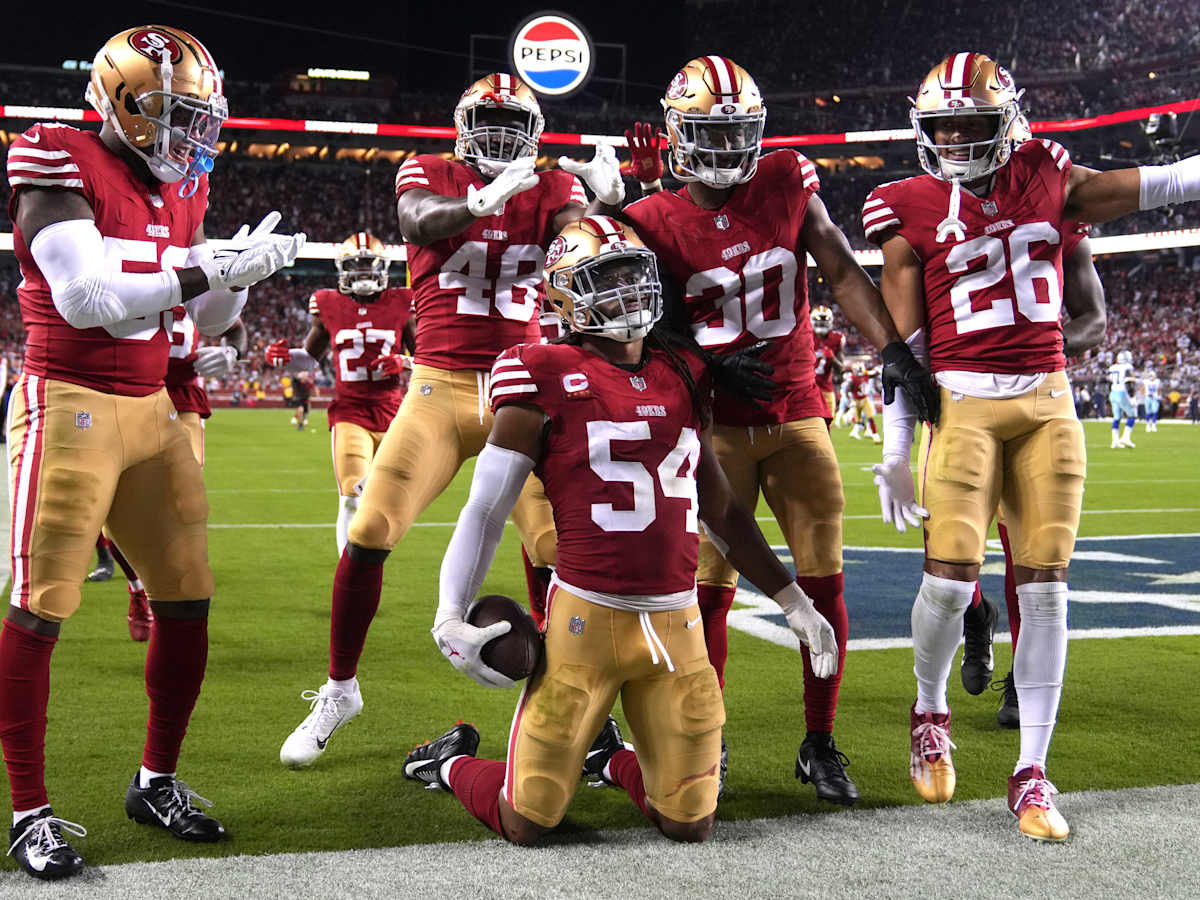 49ers' Fred Warner Forces Fumble Against Tampa Bay