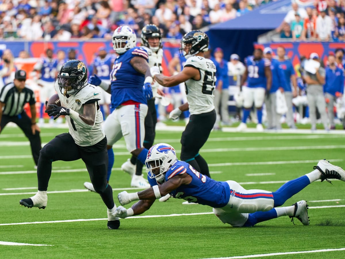 JACKSONVILLE, FL - AUGUST 12: Jacksonville Jaguars wide receiver Zay Jones  (7) runs with the ball during the game between the Cleveland Browns and the Jacksonville  Jaguars on August 12, 2022 at