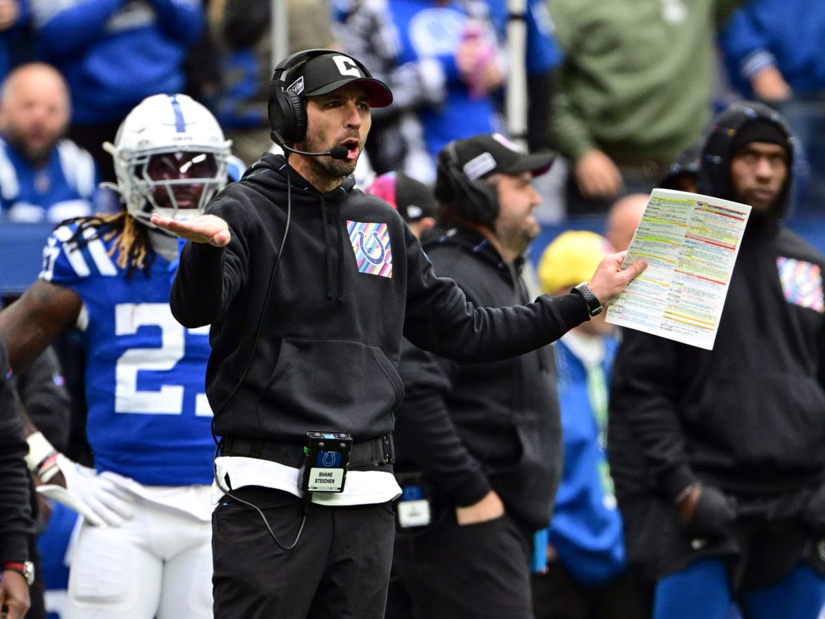 Indianapolis Colts running back Zack Moss (21) makes a catch before an NFL  football game against the Philadelphia Eagles in Indianapolis, Sunday, Nov.  20, 2022. (AP Photo/Darron Cummings Stock Photo - Alamy