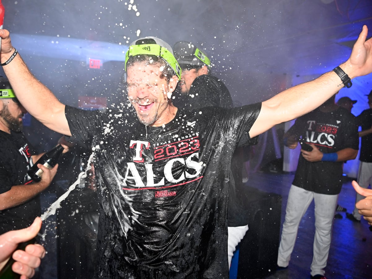 World Series Betting Odds Favor Texas Rangers, Philadelphia