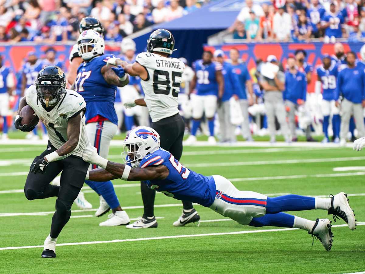 Ed Oliver Buffalo Bills defensive tackle leads revamped pass rush