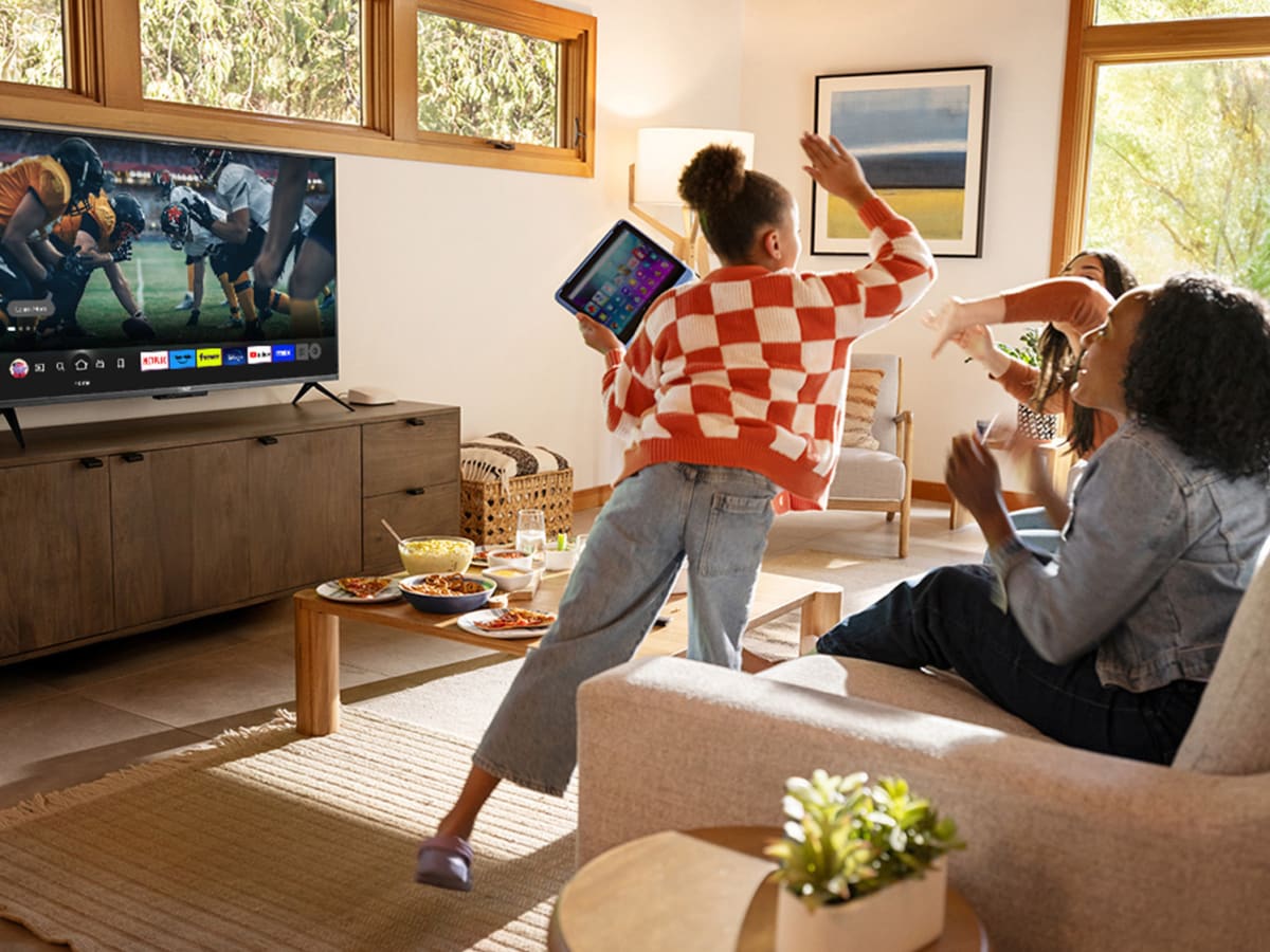 8 ways to use your  Devices to enhance your 'Thursday Night Football'  viewing experience