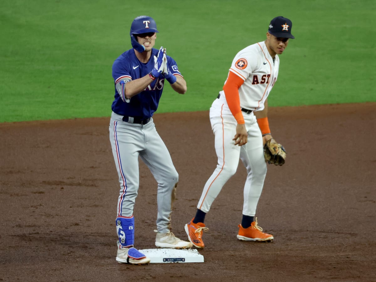 Texas Rangers: Meet Evan Carter, the star rookie outfielder