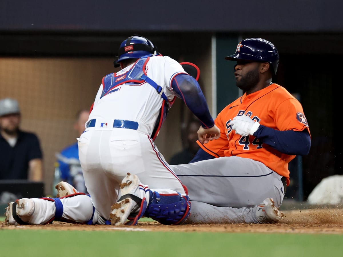 Yordan Alvarez, Jose Altuve guide Astros' win in ALCS Game 3