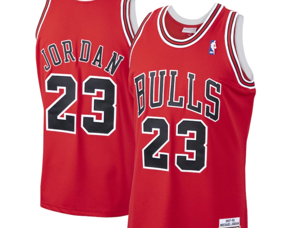 Ranking The Top 3 Jerseys In Bulls' History