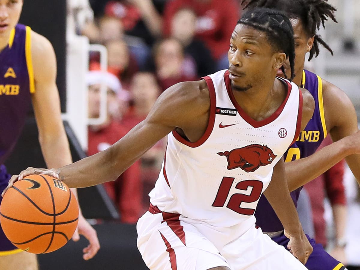 Arkansas Holds on for 69-66 Victory Over Lipscomb