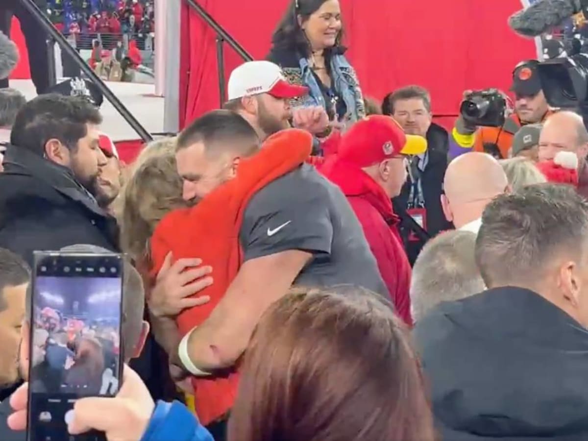 Jason Kelce's Super Bowl Message for Taylor Swift Had Travis Kelce Cracking Up - Sports Illustrated