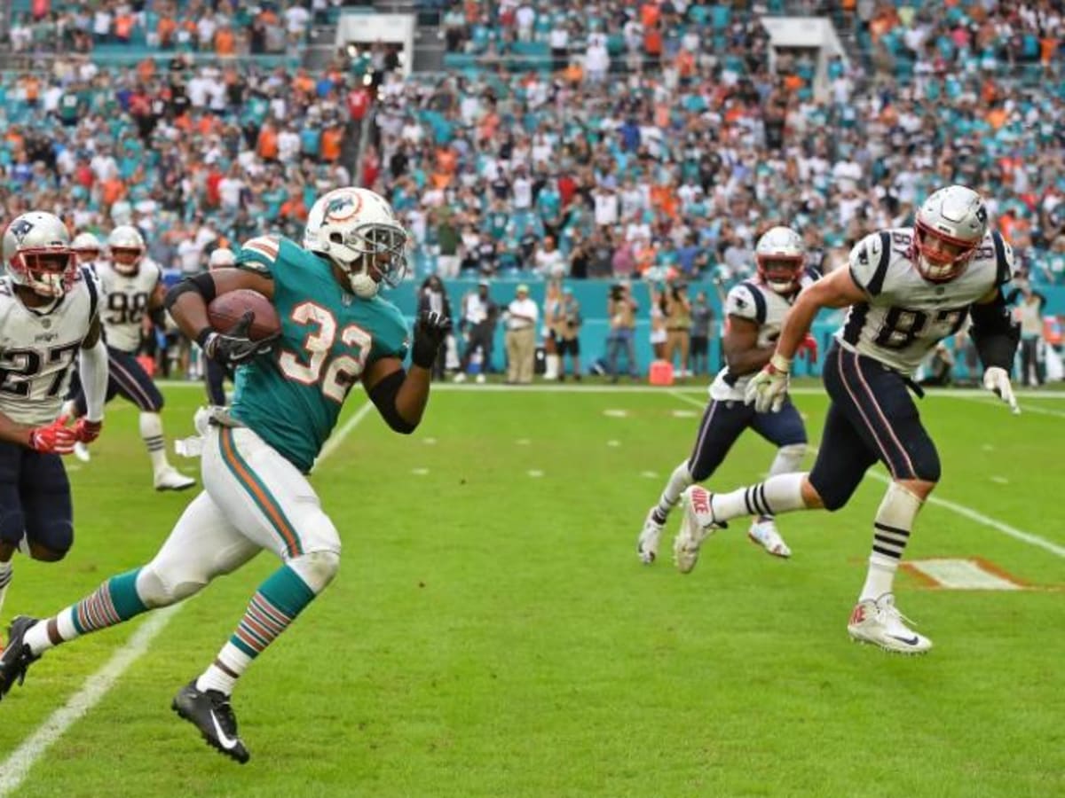 The Miami Miracle Kenyan Drake Beats The Patriots Shirt - Freedomdesign