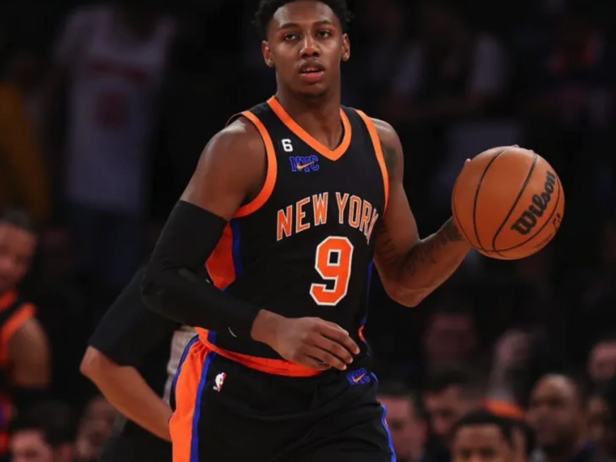 RJ Barrett Lights Up MSG With EMPHATIC Dunk, RJ Barrett put on a show at  MSG with 17 first half points and an EMPHATIC dunk, By Bleacher Report