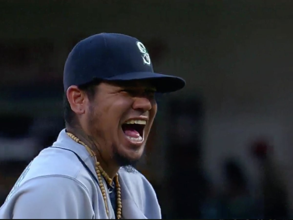 Felix Hernandez, Adrian Beltre laugh after strikeout (video