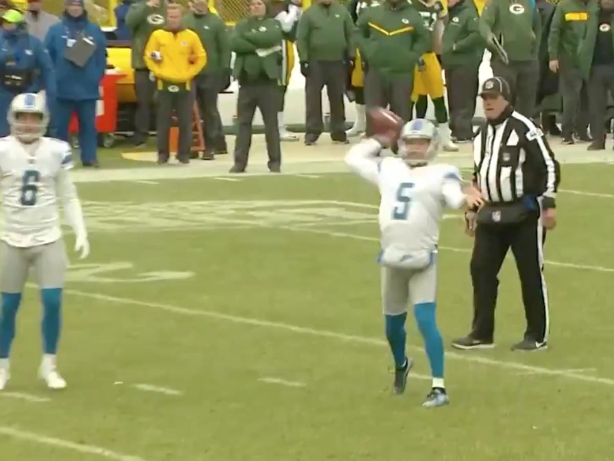 WATCH: Lions kicker Matt Prater throws TD pass; Pat McAfee goes crazy on  the call