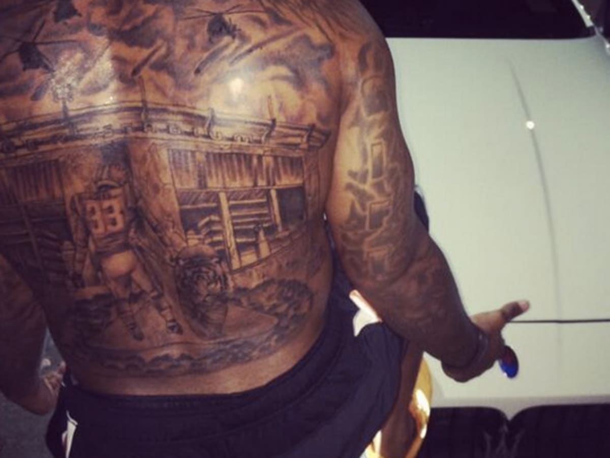 Check Out Jeremy Hill S Awesome Tiger Stadium Back Tattoo Sports Illustrated