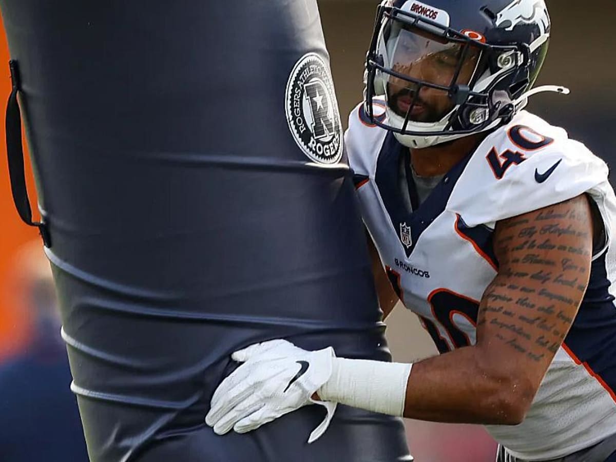 Denver Broncos linebacker Justin Strnad (40) warms up prior to an NFL  football game against the Carolina Panthers, Sunday, Nov. 27, 2022, in  Charlotte, N.C. (AP Photo/Brian Westerholt Stock Photo - Alamy