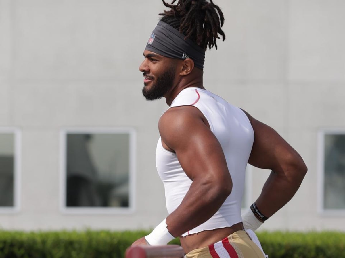 File:Fred Warner 49ers 2018 (1).jpg - Wikipedia