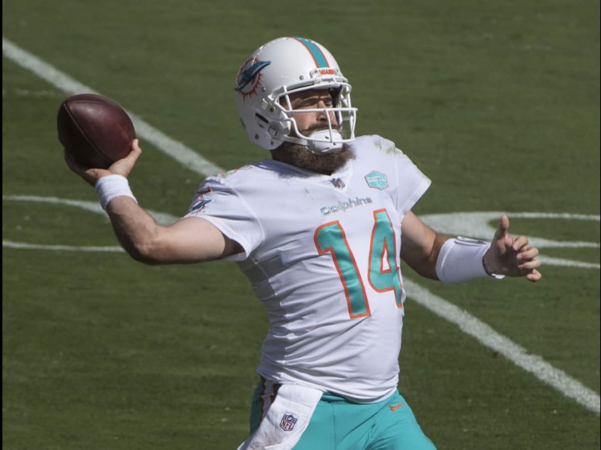 NFL news: Ryan Fitzpatrick returns to the AFC East, signs with Dolphins -  Pats Pulpit
