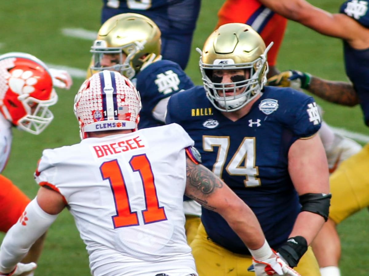 Notre Dame LB Drew White undrafted, signs with Washington