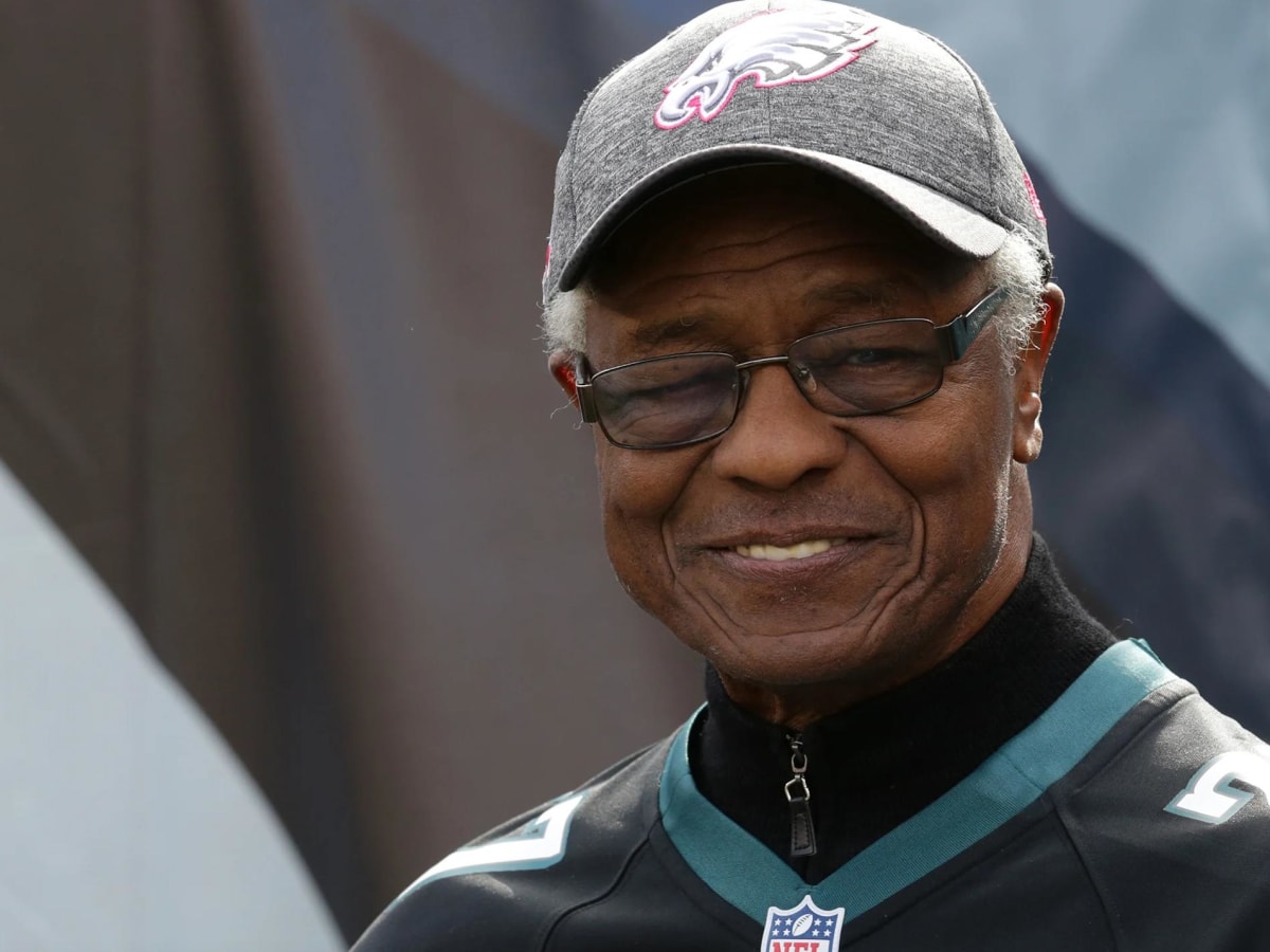 Irv Cross: Former Eagles player, broadcasting legend dies at 81 - Sports  Illustrated