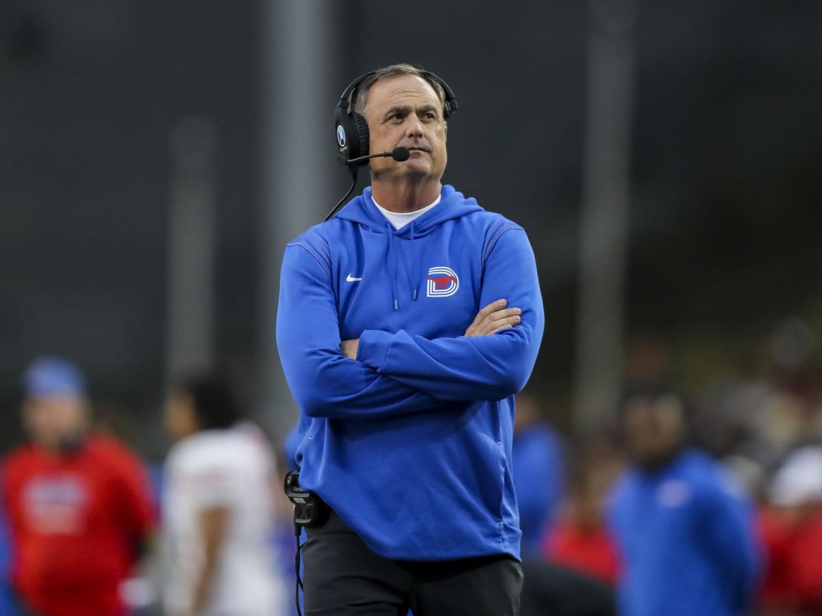 The Comeback of Coach – SMU Look