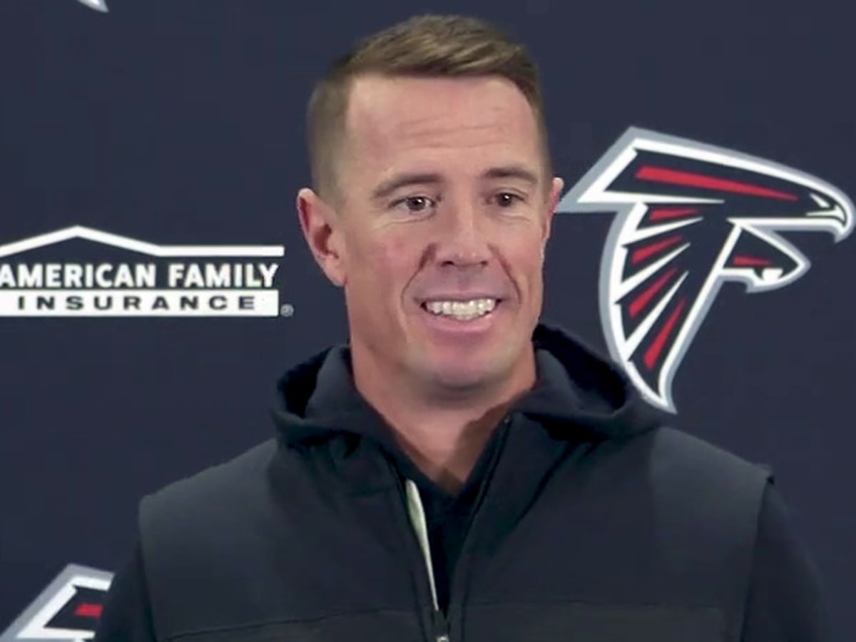 Matt Ryan's hand bleeds profusely during Falcons-Panthers game