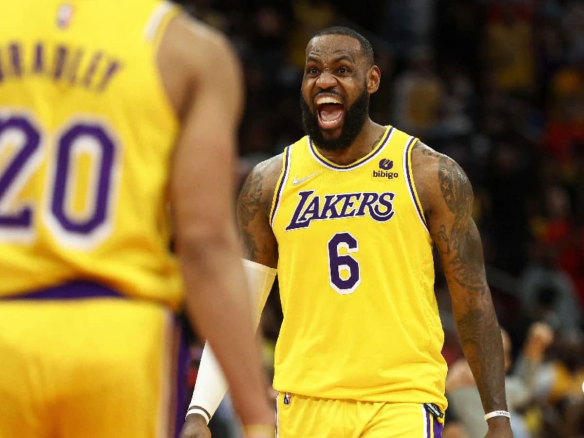 James scores 48 as Lakers end losing streak against Houston