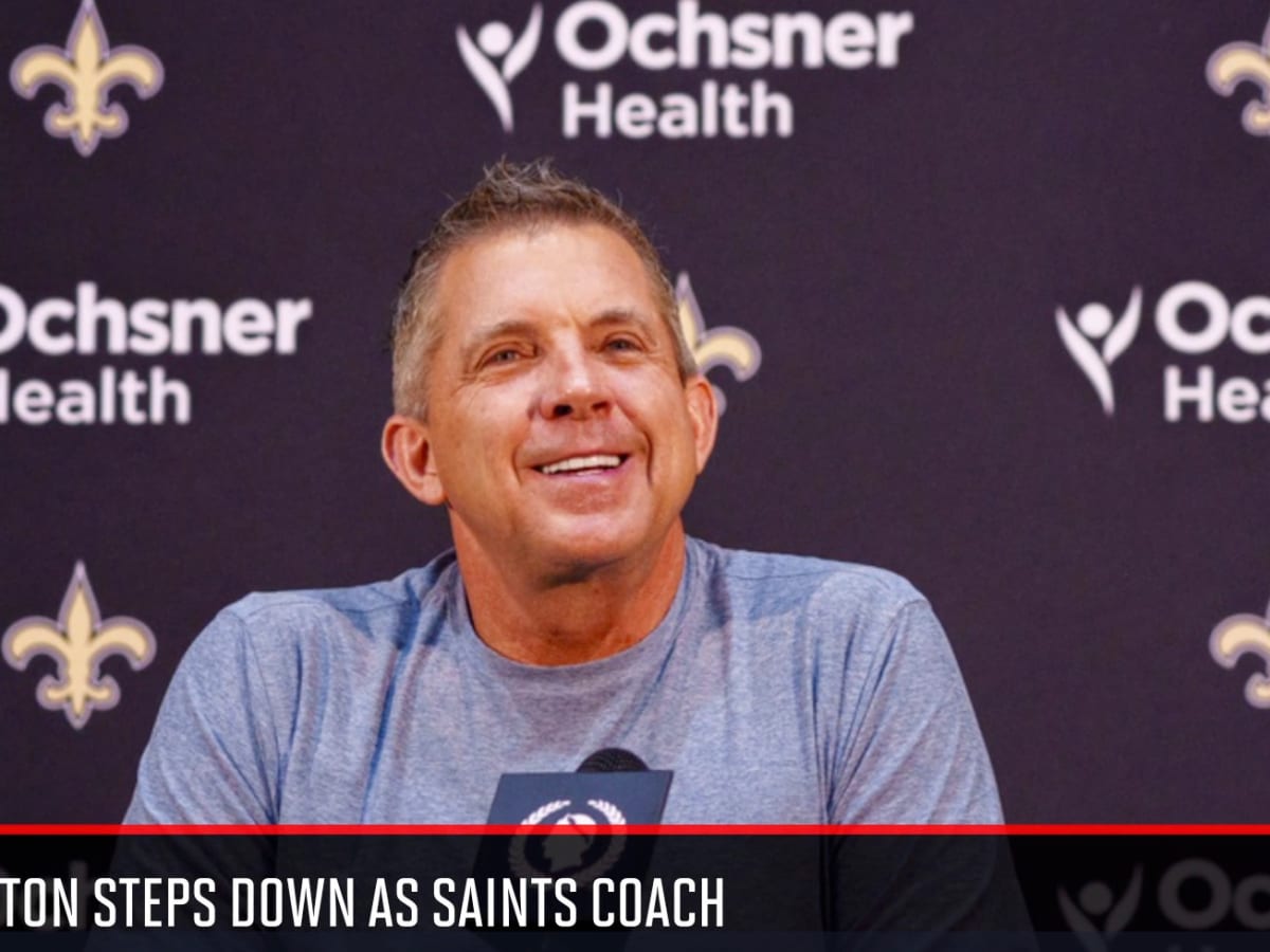 New Orleans Saints football head coach Sean Payton walks into a press  conference at Saints headquarters in Metairie, La. Monday, Jan. 8, 2007.(AP  Photo/Alex Brandon Stock Photo - Alamy