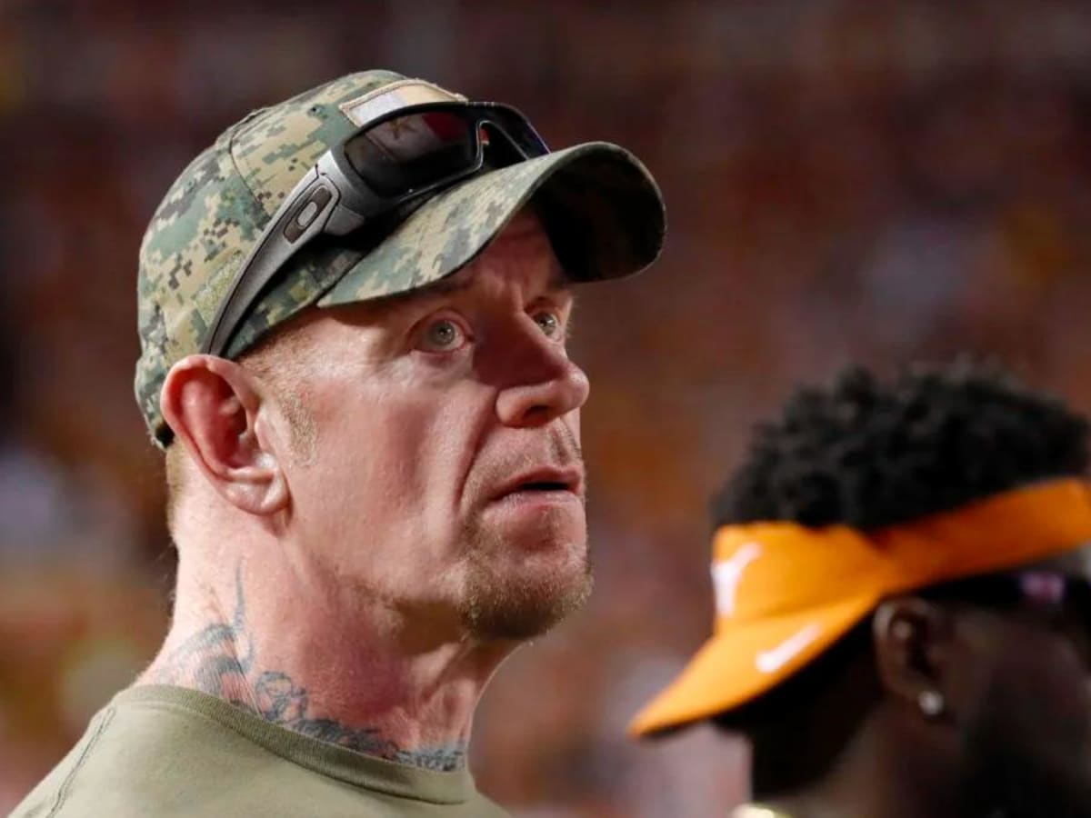 WWE's Undertaker talks Cowboys, Longhorns fandom; what it meant to be part  of Salute to Service game