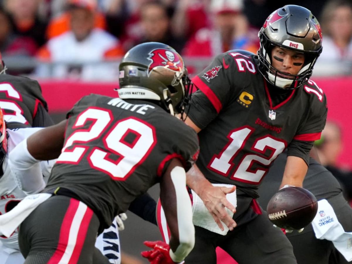 3 Best Prop Bets for Buccaneers vs. Cowboys on Sunday Night Football  (Leonard Fournette Sees Plenty of Action)