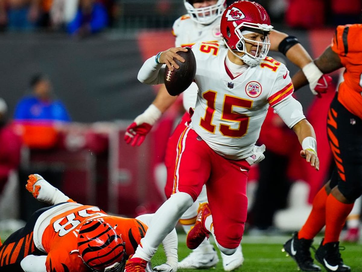 NFL Playoff Odds, Picks, Predictions: Expert Likes Bengals-Chiefs Over/Under,  49ers-Rams Spread For Sunday