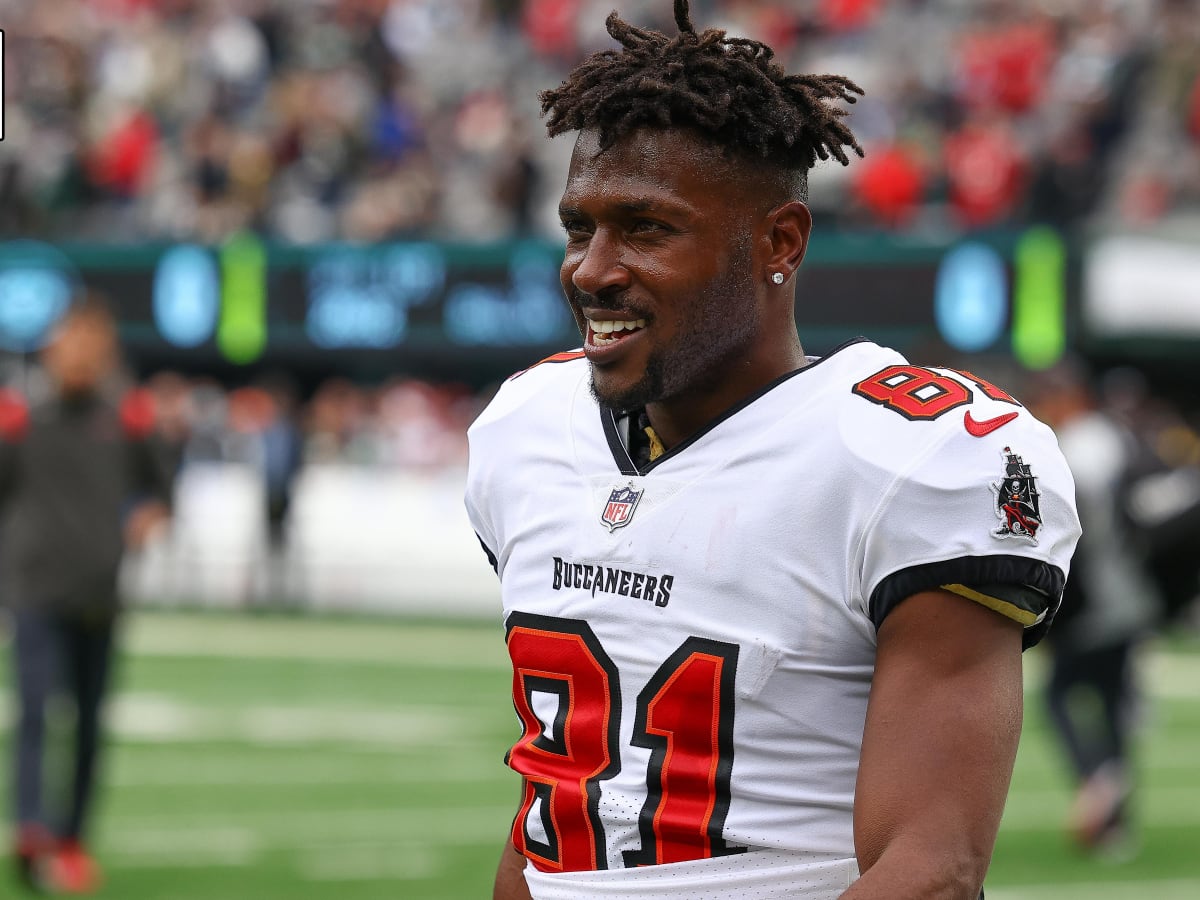 Antonio Brown Bought an Owner's Suite at Sofi Arena For Super Bowl 56 for  $2 Million - BlackSportsOnline