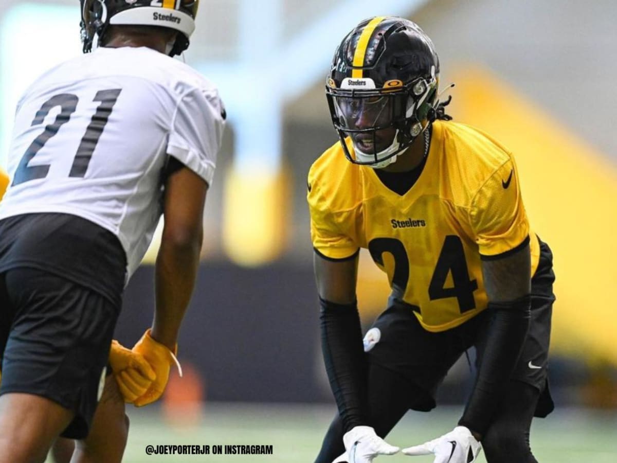 Gallery: Steelers Debut New Practice Uniforms at Camp