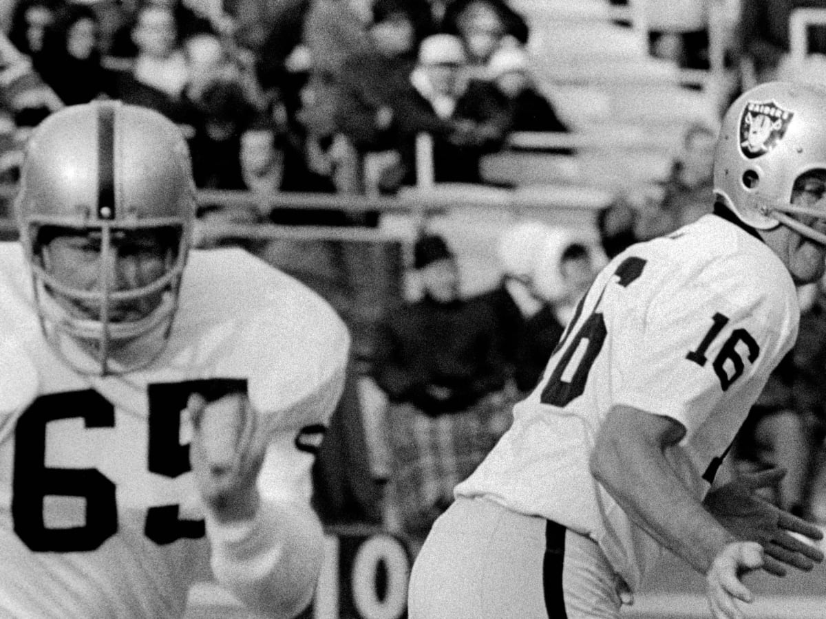 Wayne Hawkins, Member of Original 1960 Oakland Raiders Team, Dead