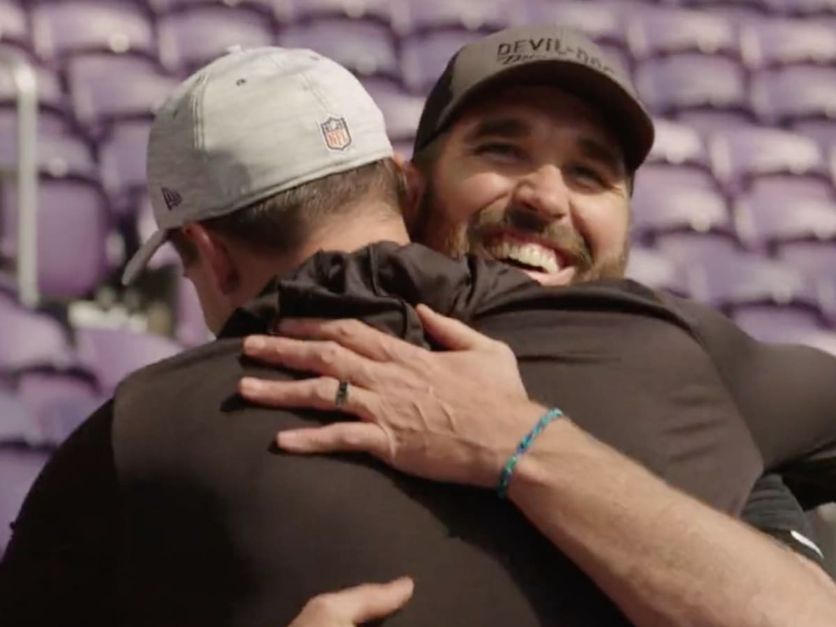 Watch: Vikings surprise Jared Allen with Ring of Honor news