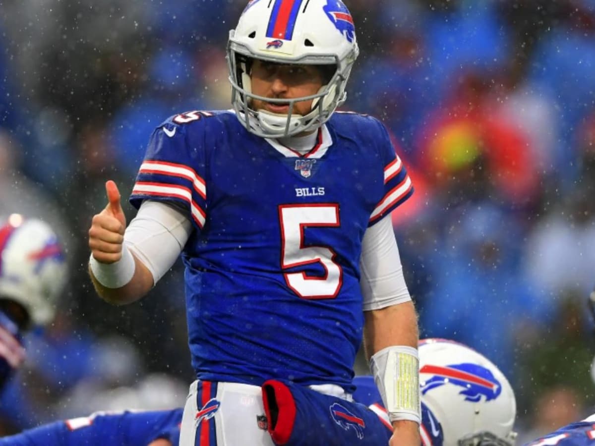 Bills' Matt Barkley becomes NFL's first quarterback/punter since 1987