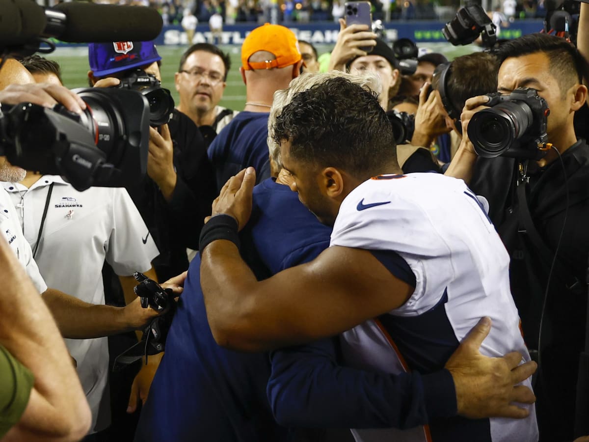 Pete Carroll: Curveballs giving Russell Wilson trouble with NY Yankees