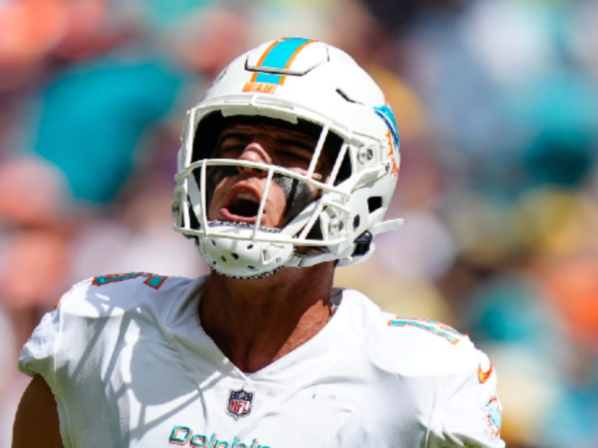 Jaelan Phillips named Dolphins 2022 Walter Payton Man of the Year