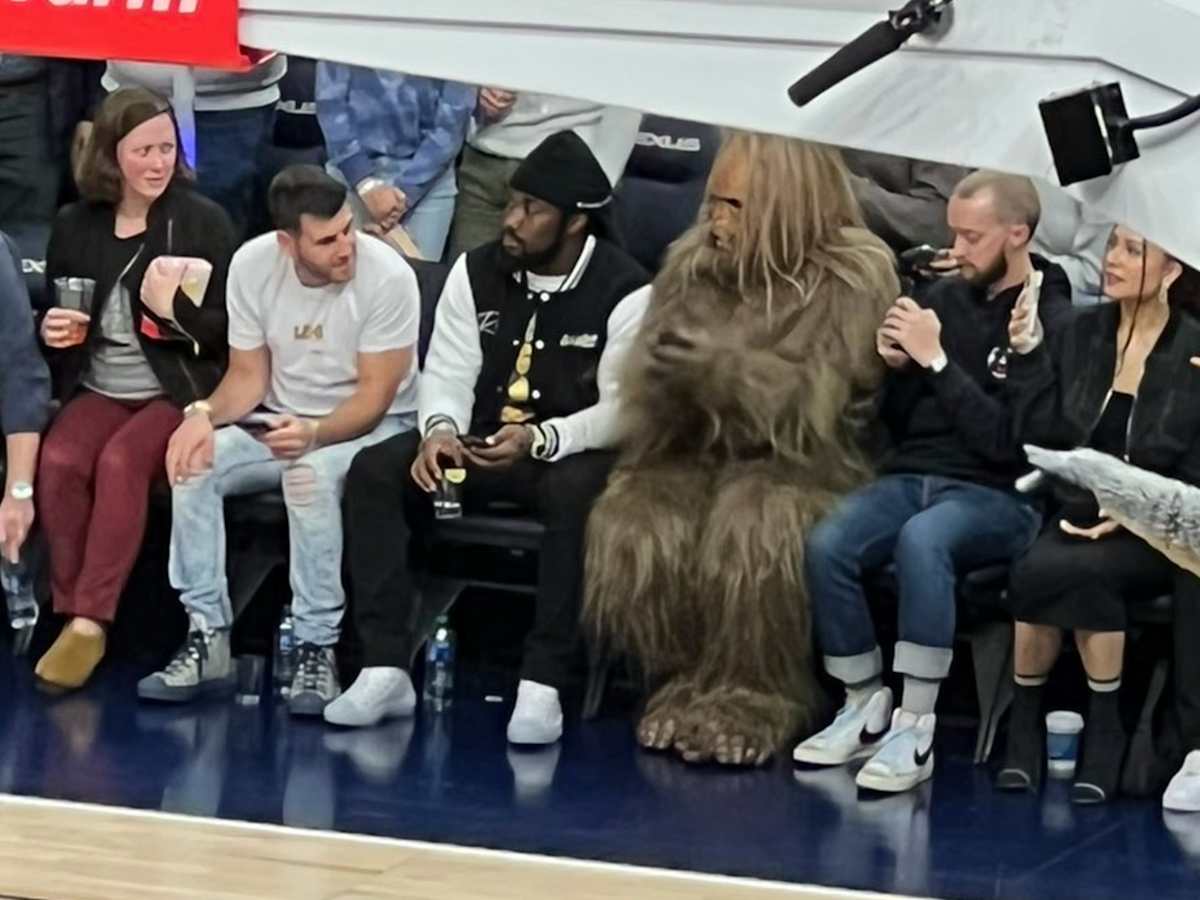 Dalvin Cook attends Timberwolves game with Sasquatch