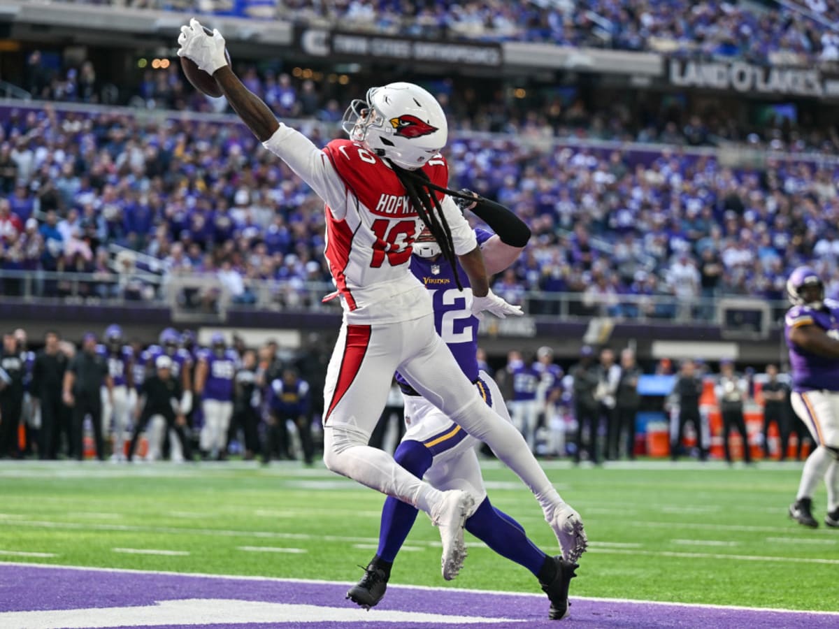 Arizona Cardinals' DeAndre Hopkins Makes Ridiculous One-Handed TD Grab -  Sports Illustrated Arizona Cardinals News, Analysis and More