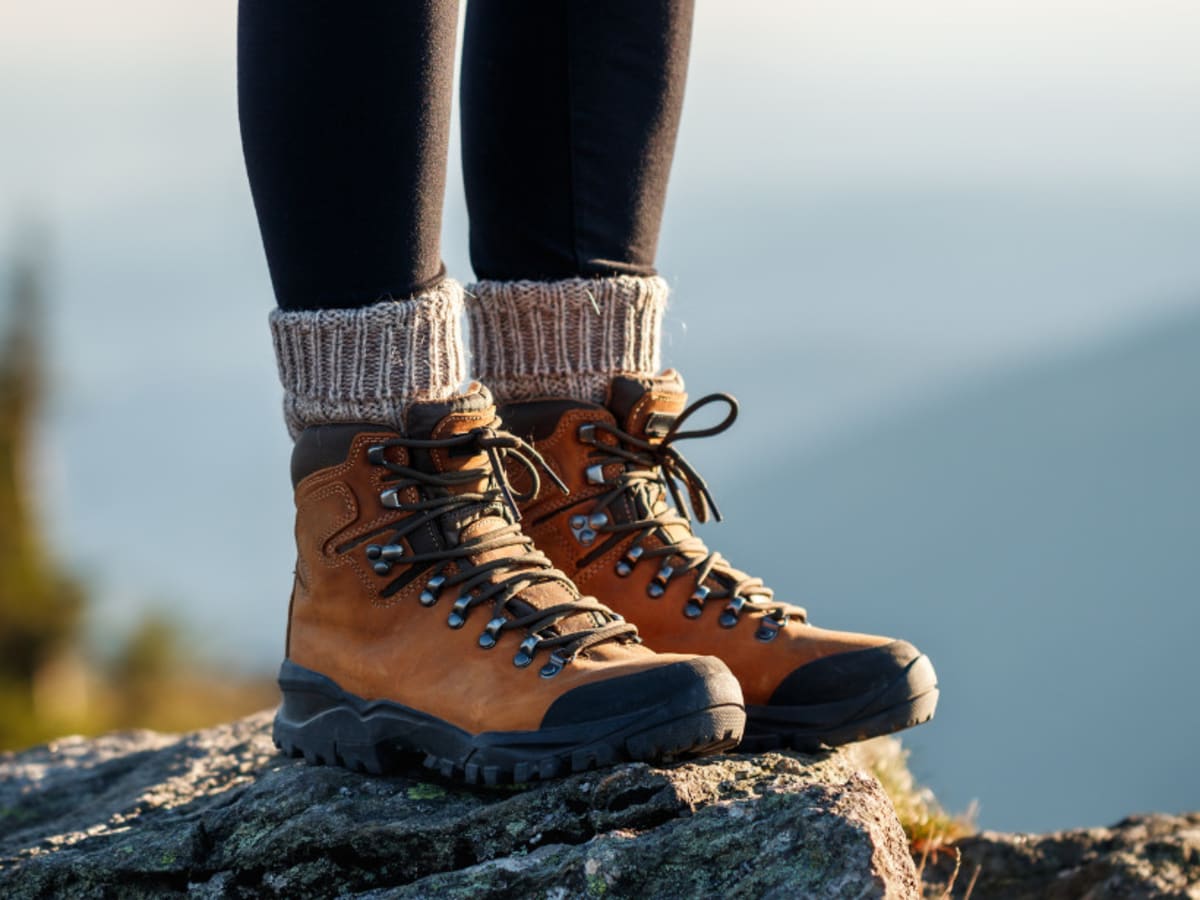 Guide: What Socks To Wear With Hiking Boots