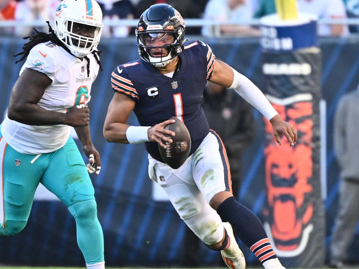 Justin Fields Earns NFC Offensive Player of the Week Honors - On Tap Sports  Net